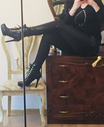 У меня огромный опыт и я знаю, как доставить настоящее наслаждение. 💋
Погружаясь в этот волшебный мир со мной, ты познаешь незабываемые ощущения и испытываешь настоящую страсть. Мои услуги нацелены на твою полную удовлетворенность - классический секс, оральные ласки, анальный секс, ролевые игры и многое другое. Это все сделает наше свидание незабываемым.
Я обеспечу полную конфиденциальность и индивидуальный подход к тебе. Я также могу стильно и умело сопровождать на общественных мероприятиях и деловых поездках.
Не веришь? Посмотри мои фото, и они говорят сами за себя. 💃
Мои клиенты оценивают меня как опытную и профессиональную индивидуалку, которой нельзя устоять.
Живу в Москве и готова оживить твои самые скрытые желания. Не упусти свой шанс и напиши мне прямо сейчас. Уверяю, ты не пожалеешь! 😉 Кира